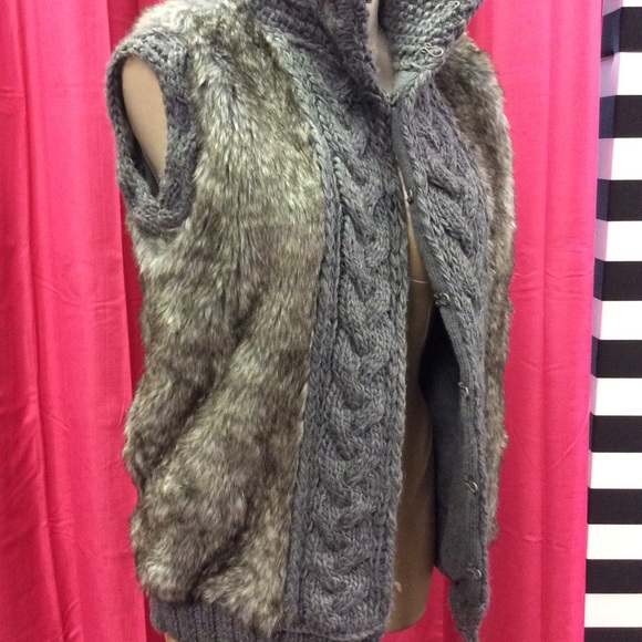 Zara Knit And Fur Vest - Picture 3 of 7